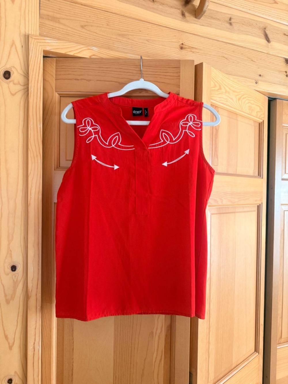 Daniel Cremieux Red Sleeveless Embroidered Split-Neck Blouse